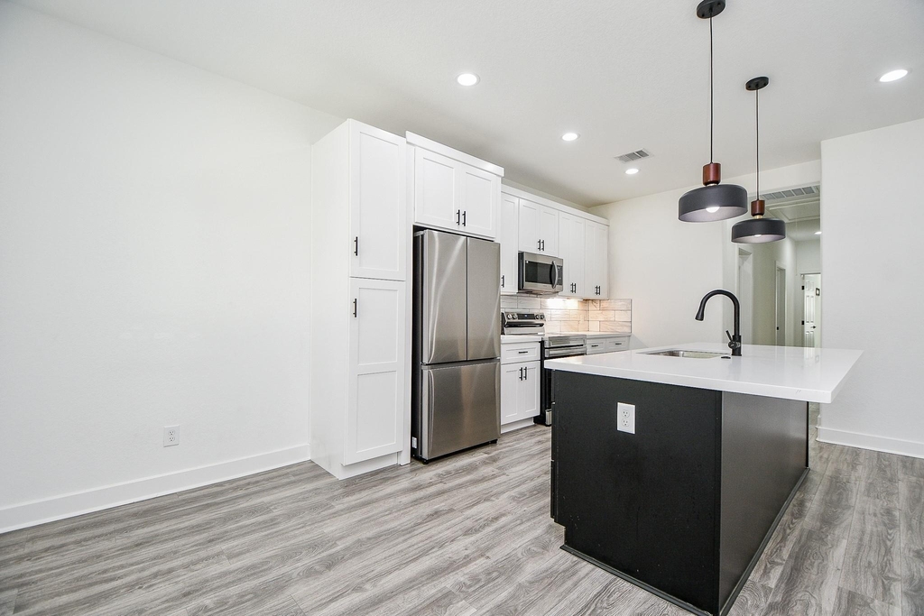 9734 Pelsey Street - Photo 7