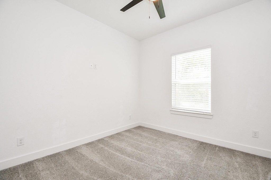 9734 Pelsey Street - Photo 21