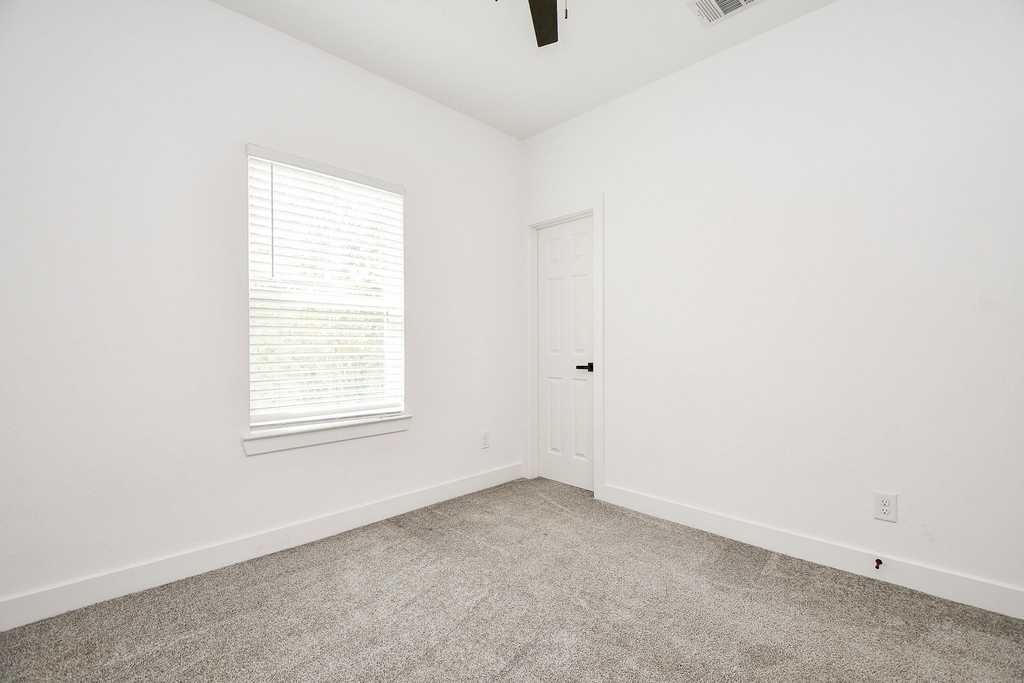 9734 Pelsey Street - Photo 22