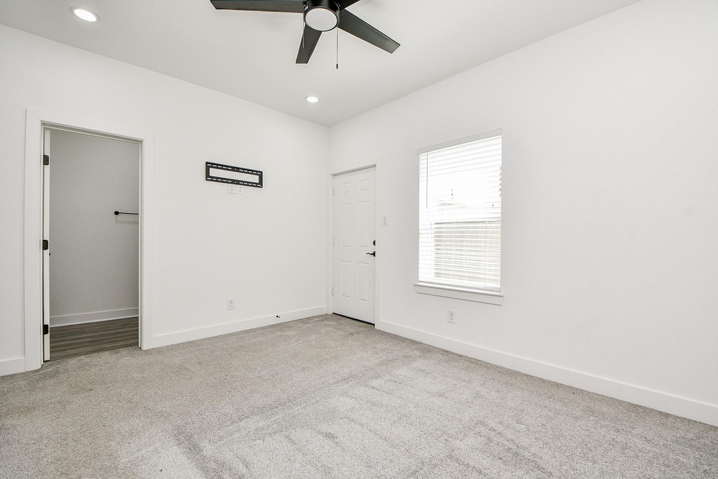 9734 Pelsey Street - Photo 13