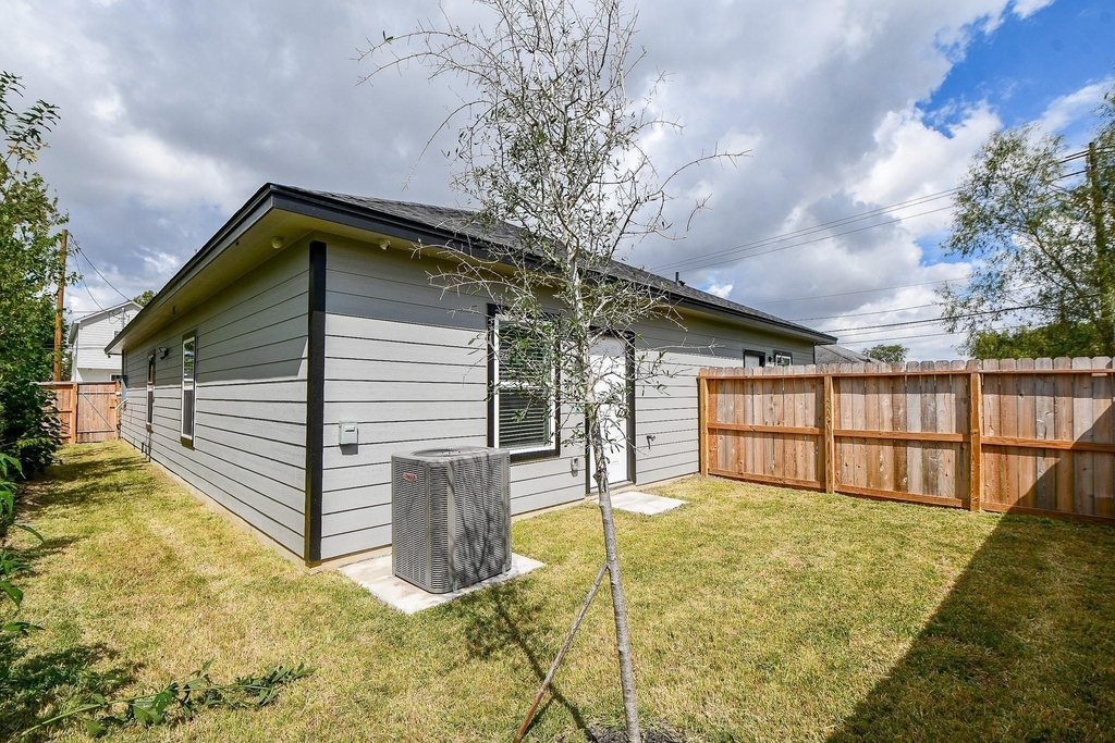9734 Pelsey Street - Photo 30