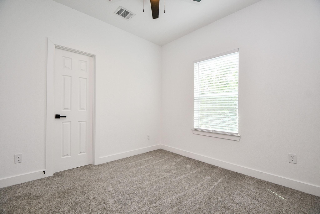 9734 Pelsey Street - Photo 18