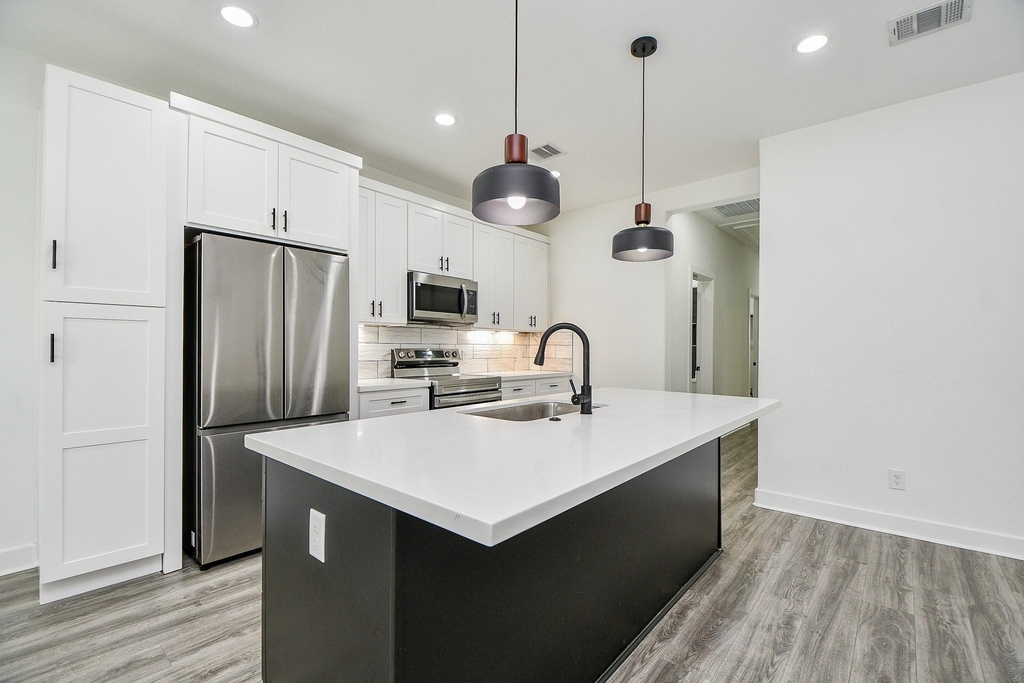 9734 Pelsey Street - Photo 6