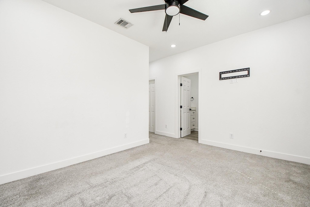 9734 Pelsey Street - Photo 12