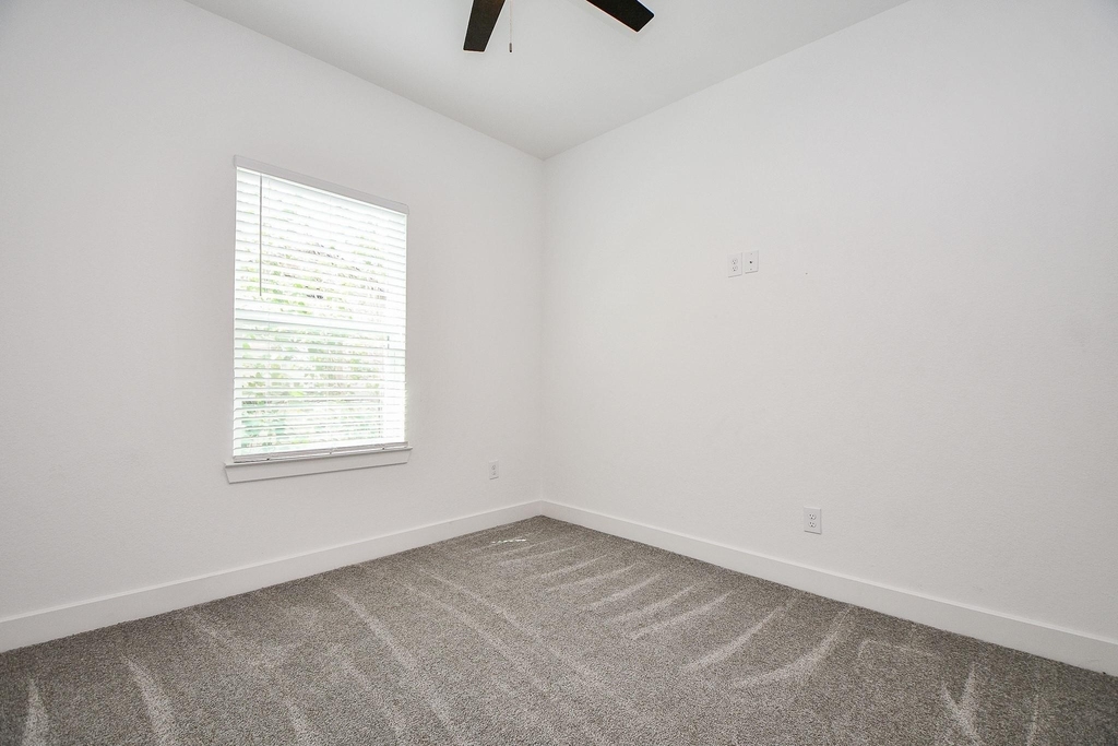 9734 Pelsey Street - Photo 17