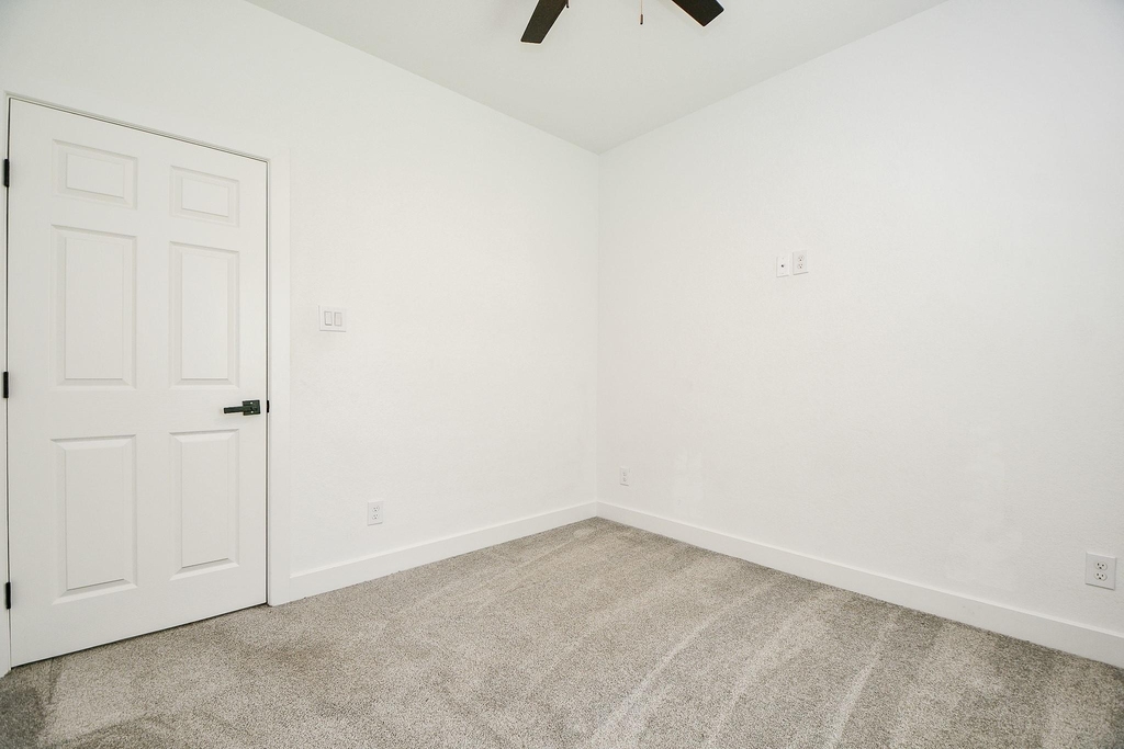 9734 Pelsey Street - Photo 24