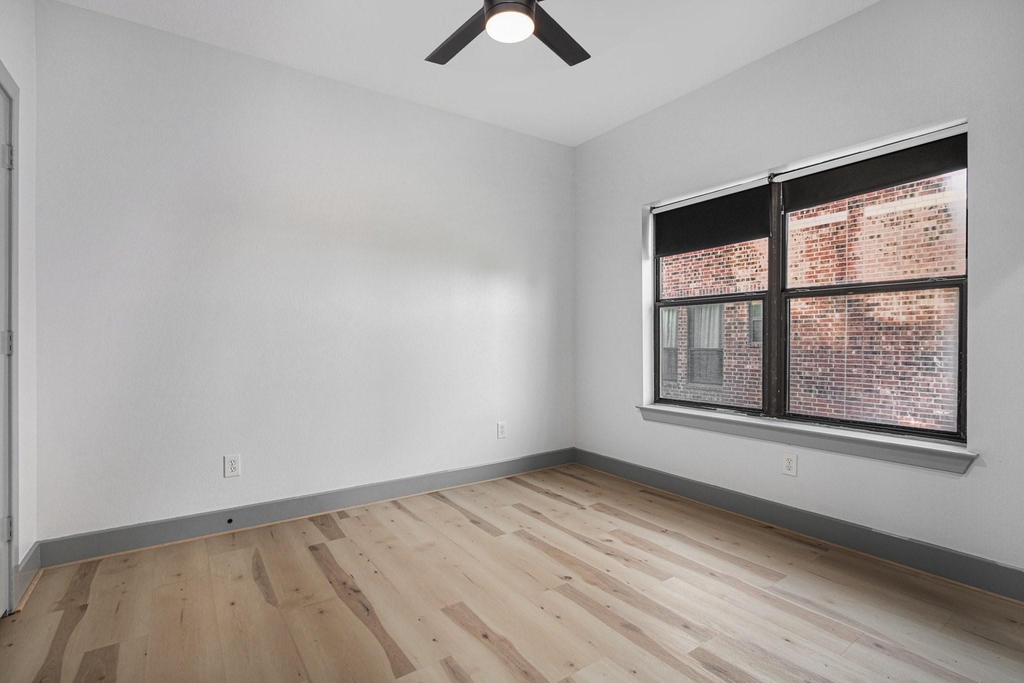 2422 Navigation Boulevard - Photo 11