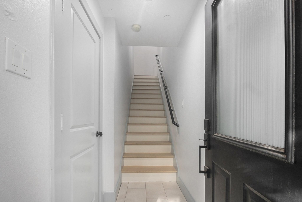2422 Navigation Boulevard - Photo 1