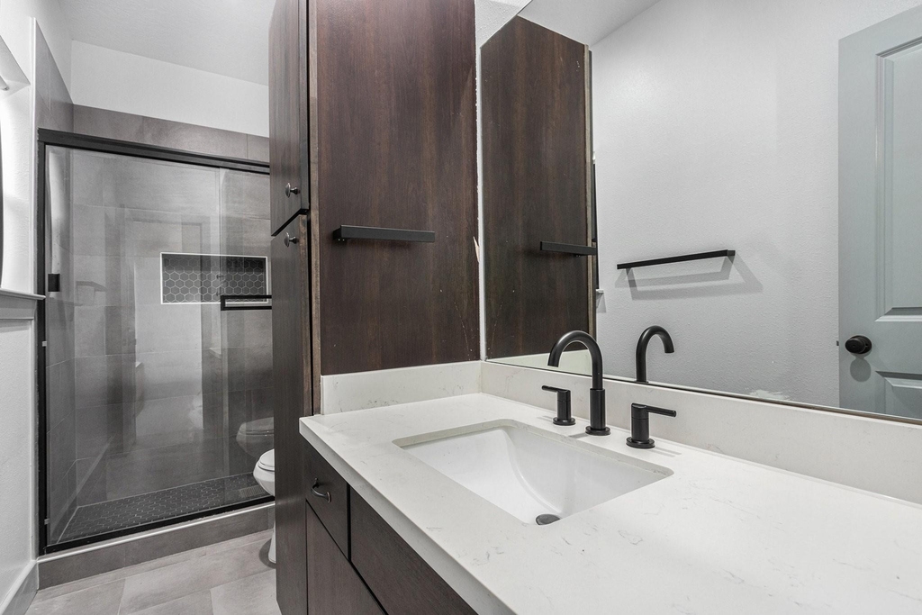 2422 Navigation Boulevard - Photo 12