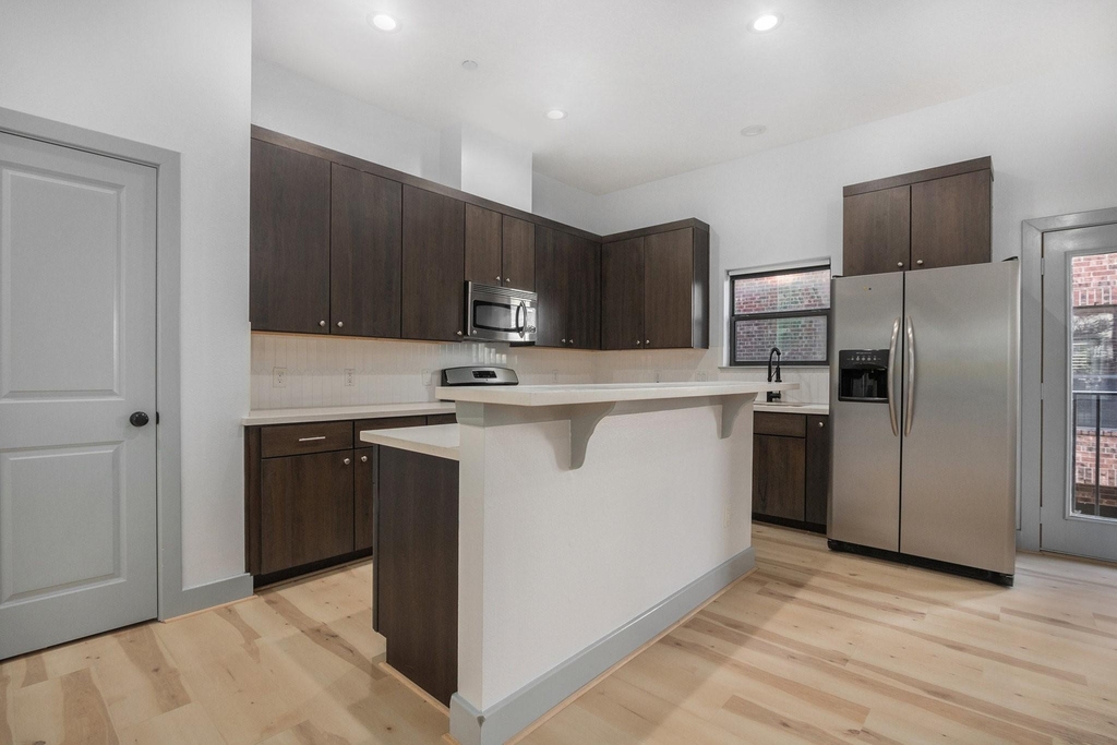 2422 Navigation Boulevard - Photo 3