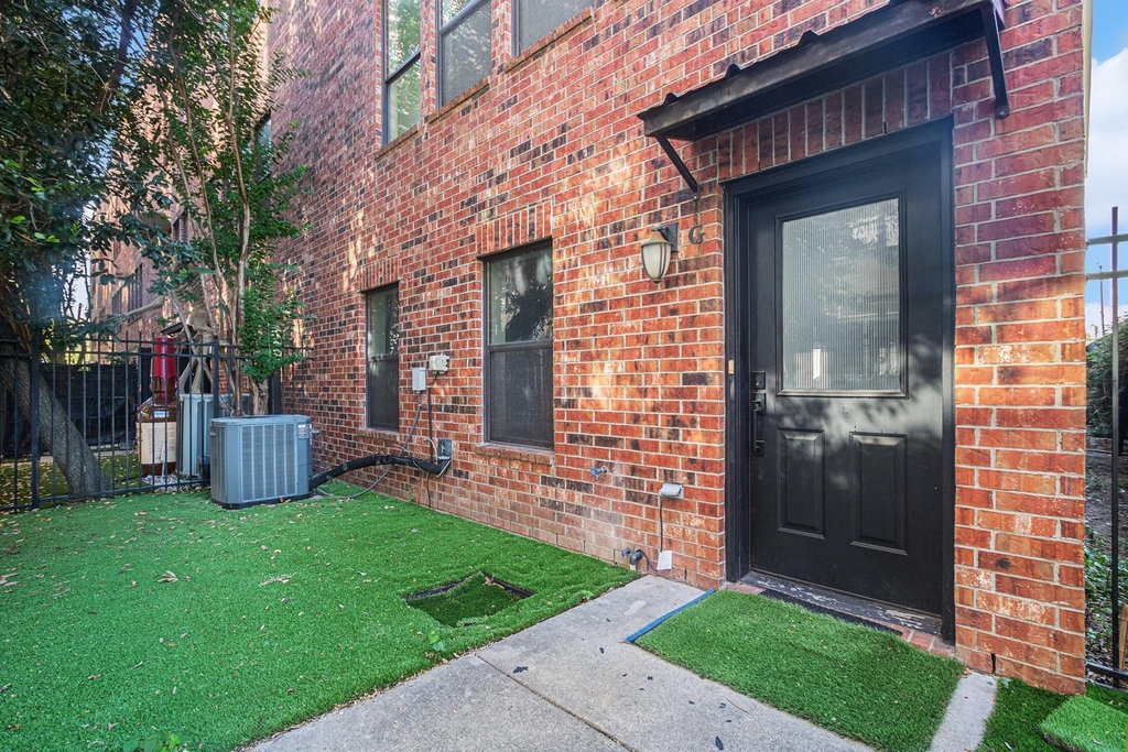2422 Navigation Boulevard - Photo 15