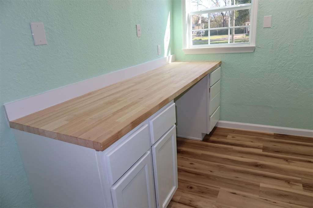 5122 Avenue L - Photo 8