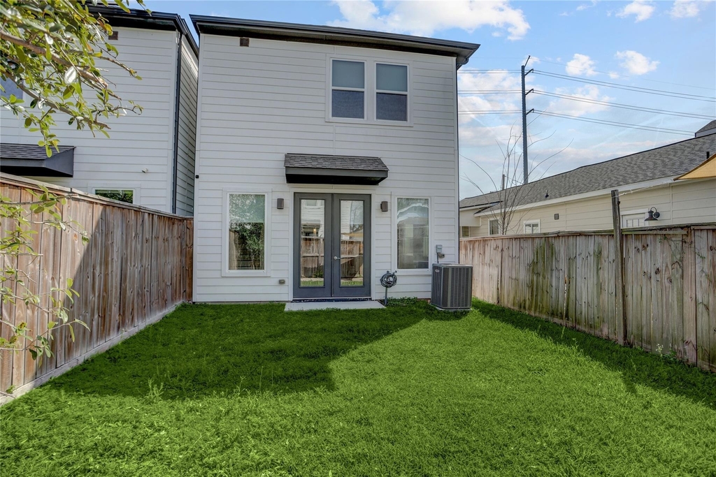 2413 Chapman Street - Photo 16