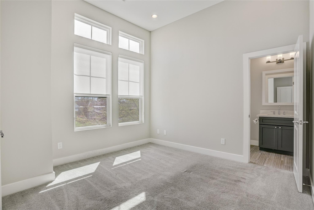 2413 Chapman Street - Photo 11