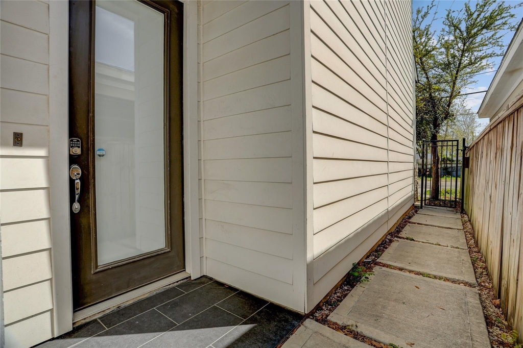 2413 Chapman Street - Photo 1