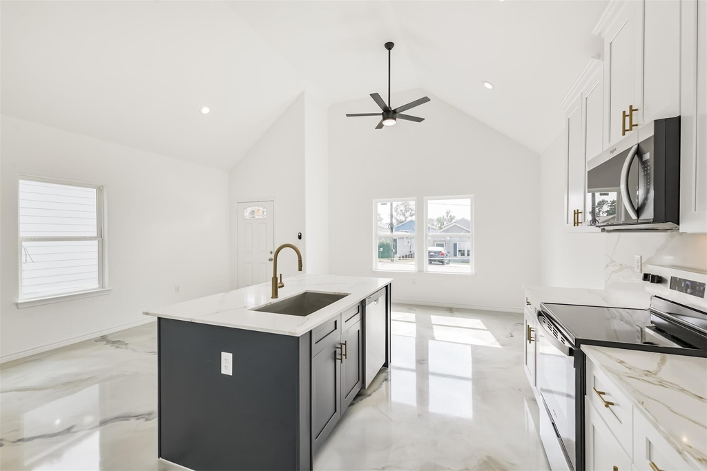 16922 W Forrestal - Photo 9