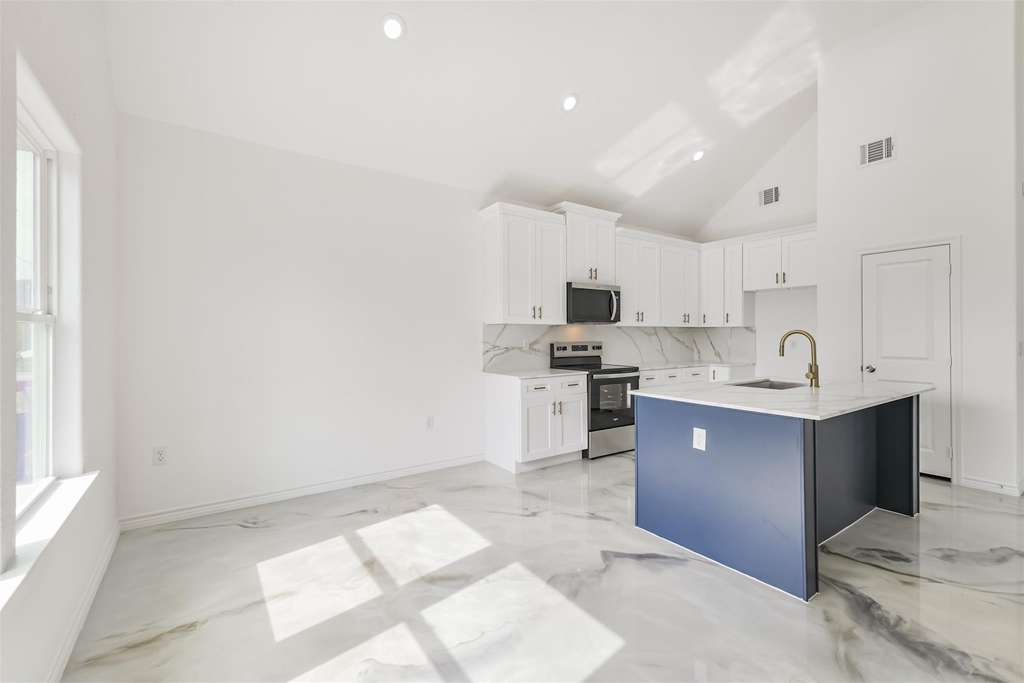 16922 W Forrestal - Photo 13