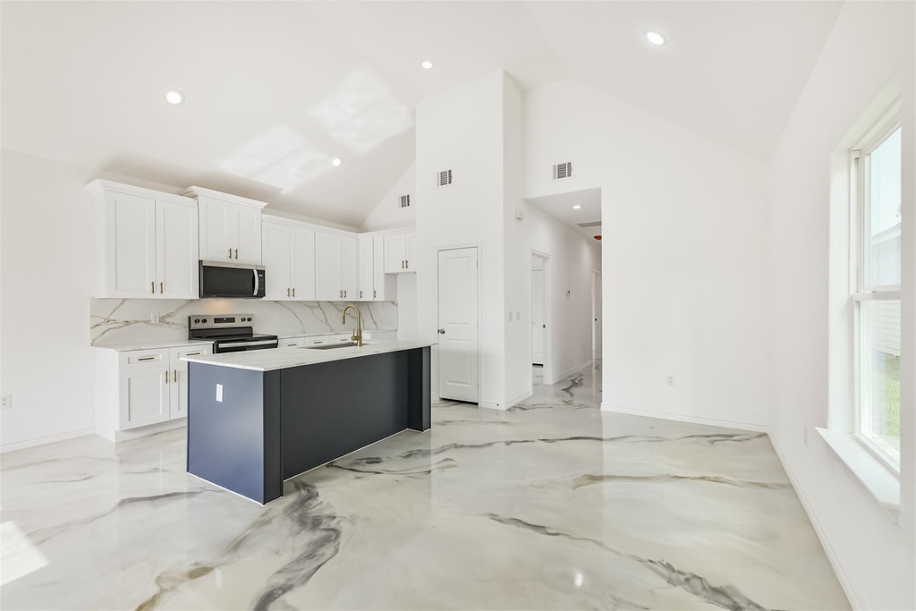 16922 W Forrestal - Photo 3