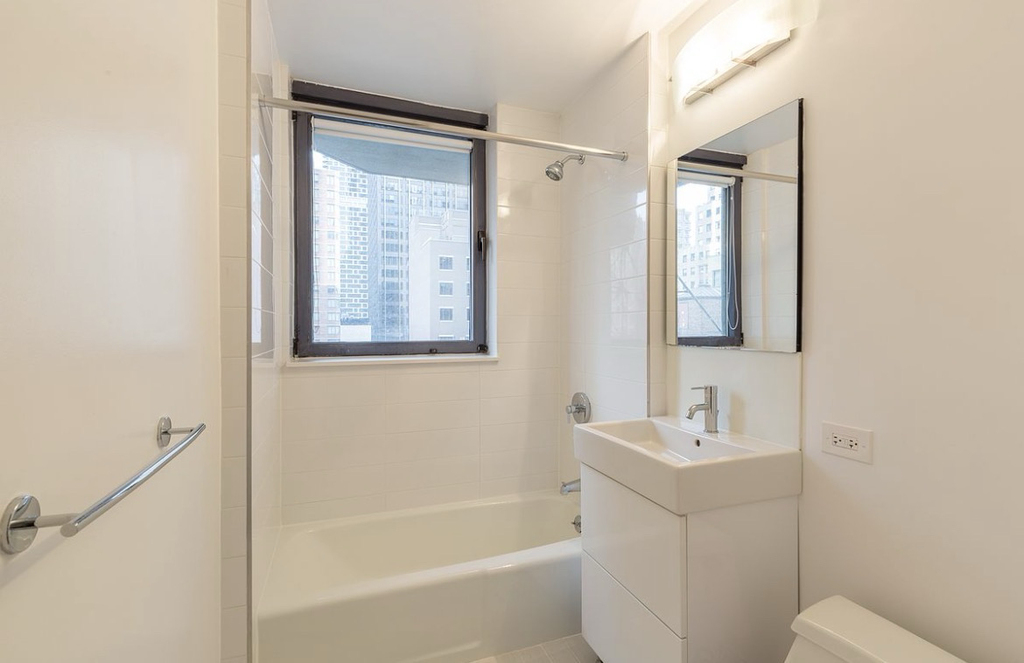 West 48th Street - Photo 6