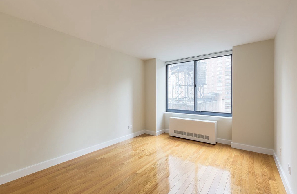 West 48th Street - Photo 3