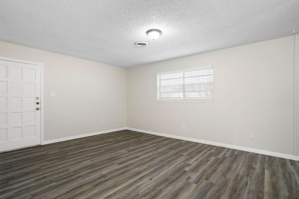 118 Johnson Street - Photo 1