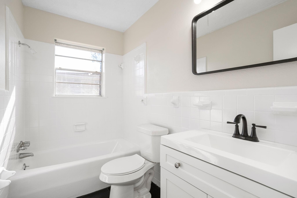118 Johnson Street - Photo 12
