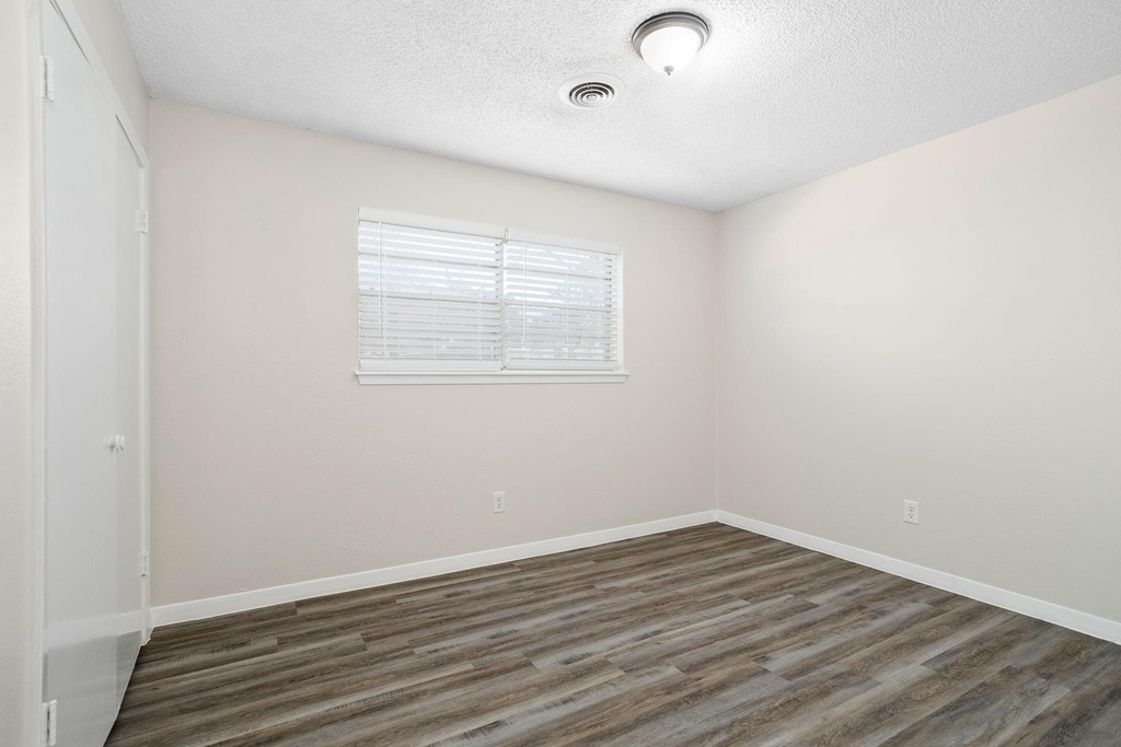 118 Johnson Street - Photo 10