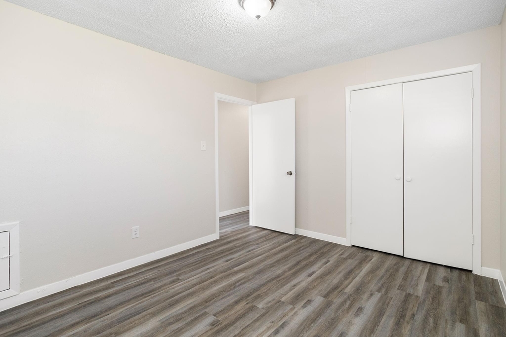 118 Johnson Street - Photo 9