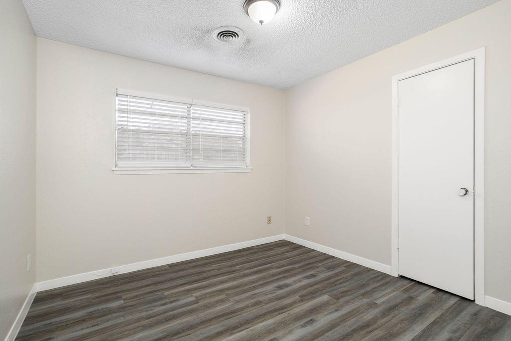 118 Johnson Street - Photo 14