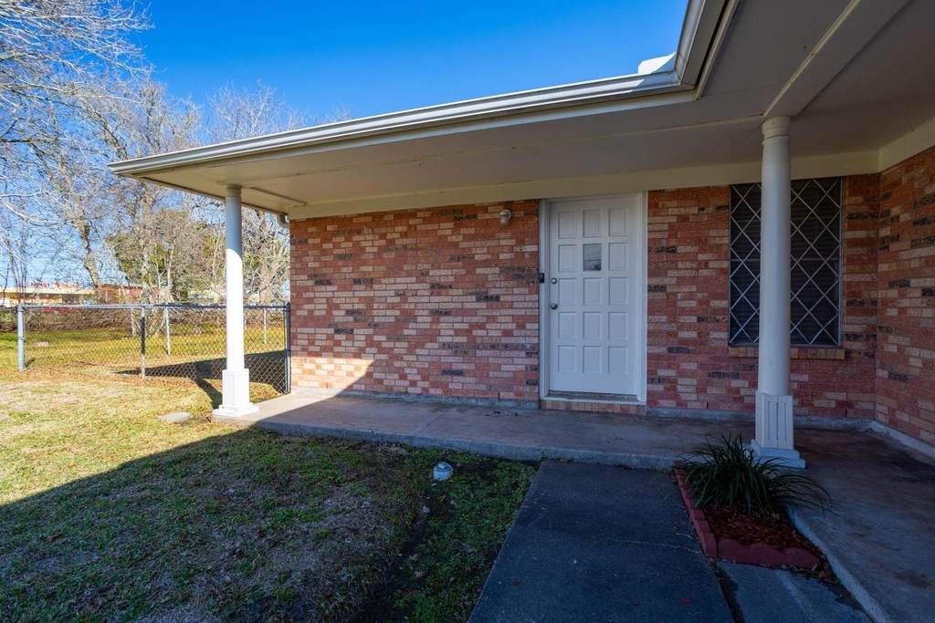 118 Johnson Street - Photo 17