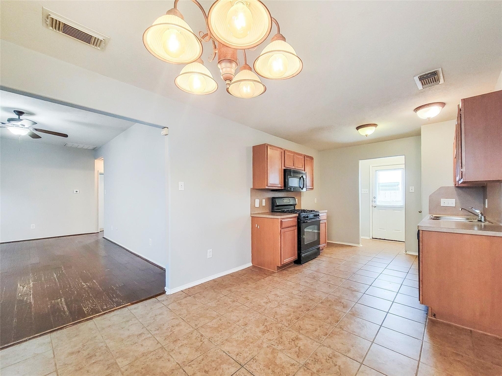 7206 Cool Springs Court - Photo 6