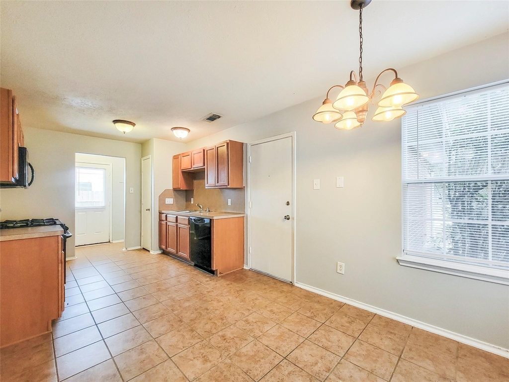 7206 Cool Springs Court - Photo 5