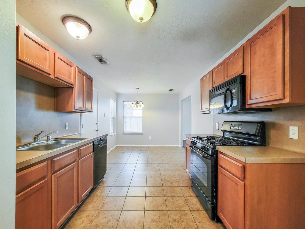 7206 Cool Springs Court - Photo 1