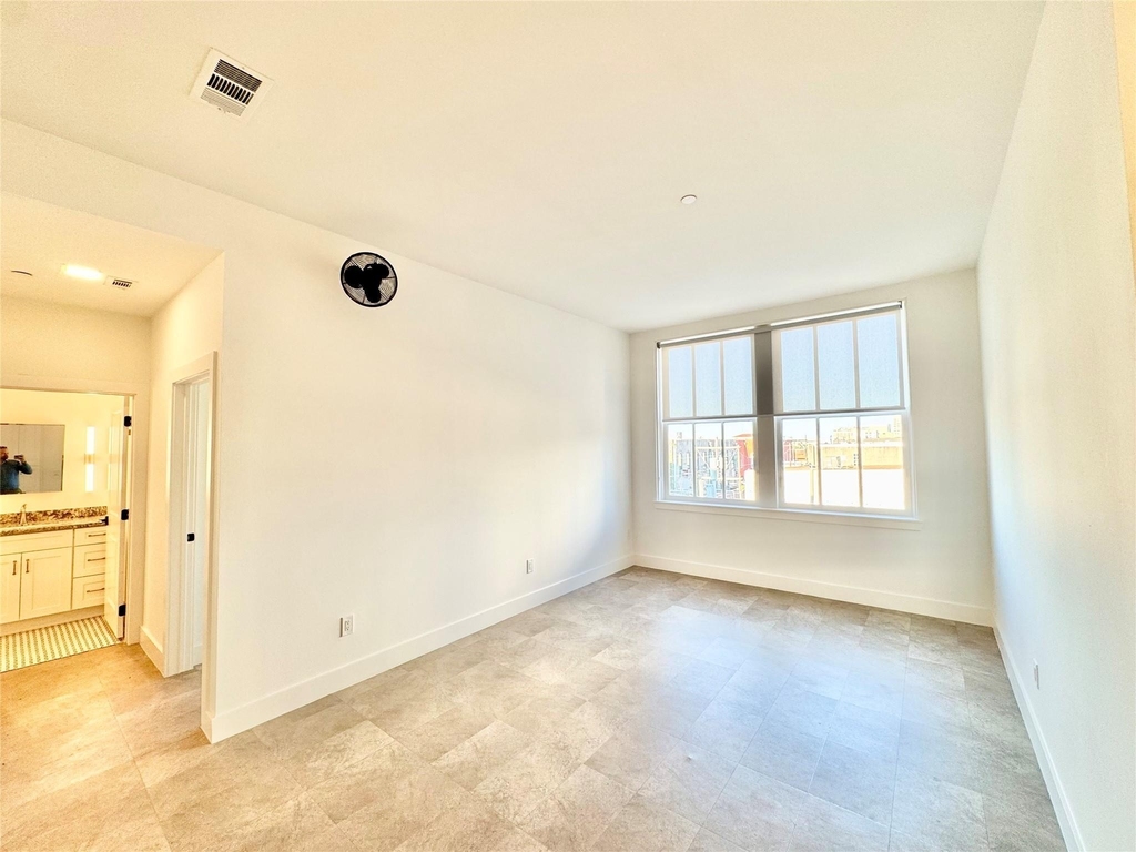 2102 Mechanic Street - Photo 2