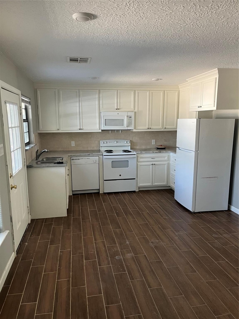 18222 Bonnie Alice Drive - Photo 2