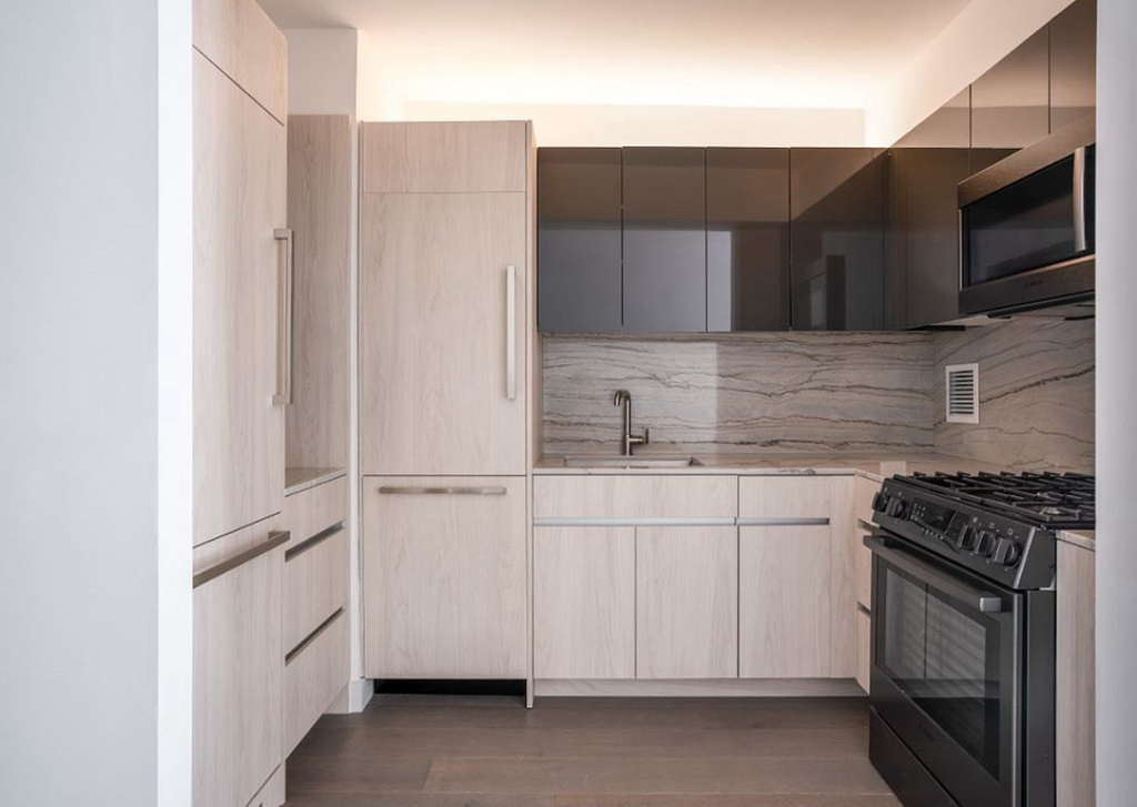West 47th Street - Photo 1