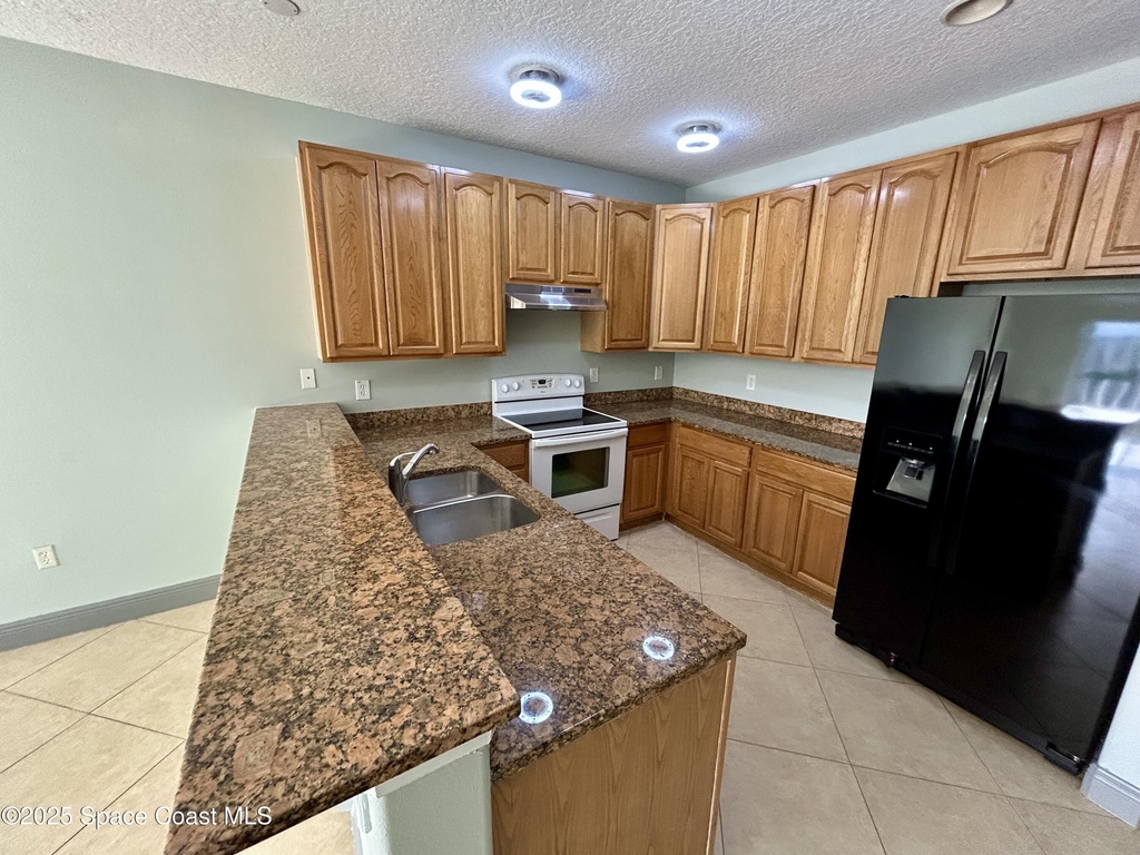 910 Twisting Branch Court - Photo 7