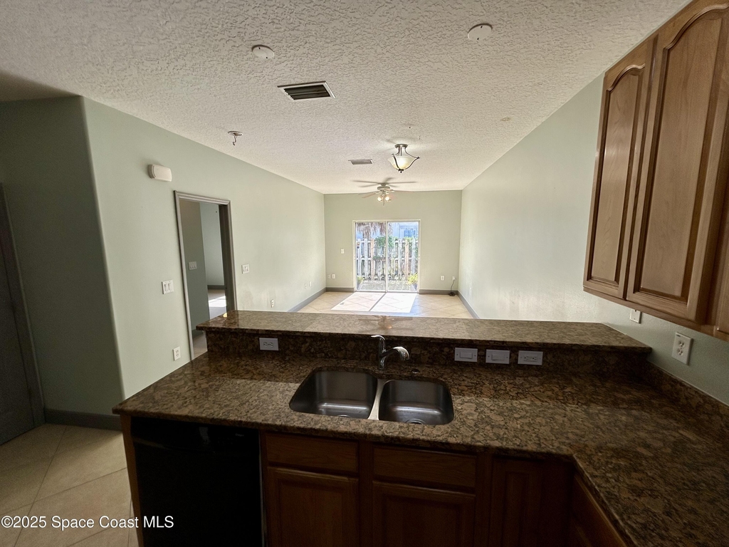 910 Twisting Branch Court - Photo 12
