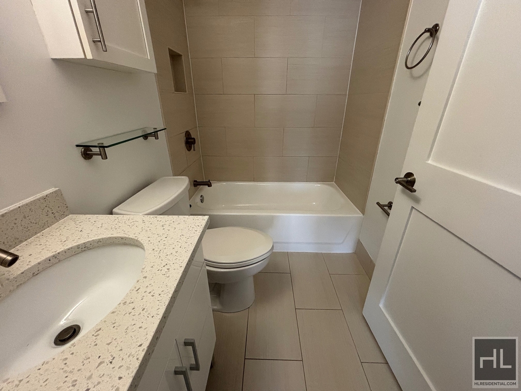 East 91st Street - Photo 6