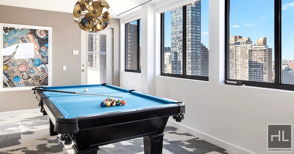 East 91st Street - Photo 8