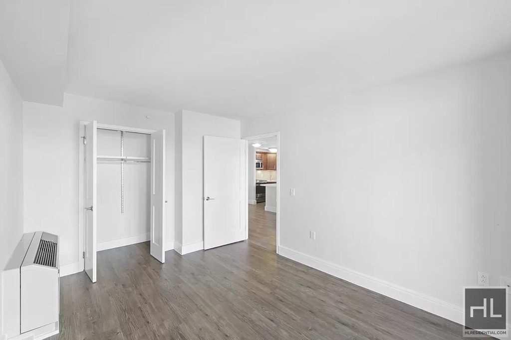 East 91st Street - Photo 5