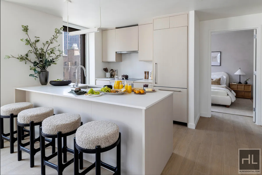 East 50 Street - Photo 1