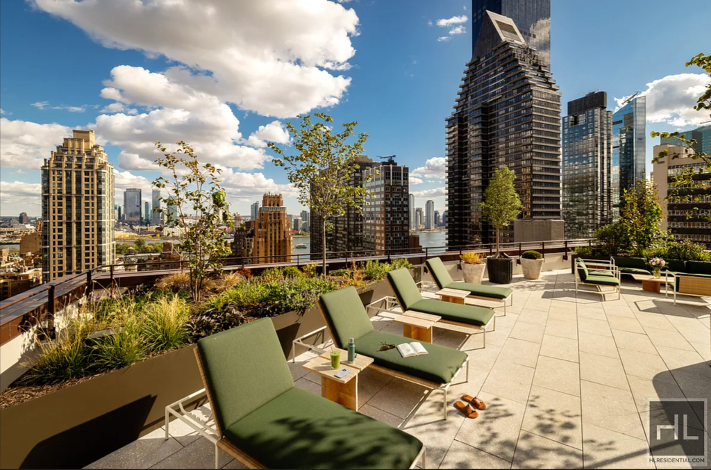 East 50 Street - Photo 18