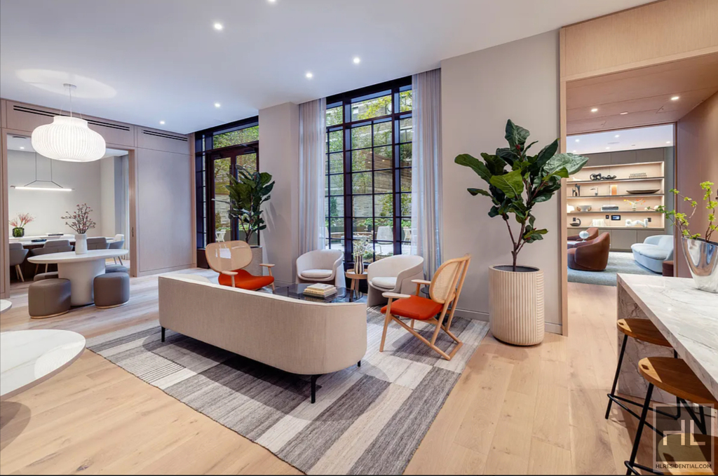 East 50 Street - Photo 11