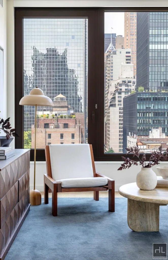 East 50 Street - Photo 6