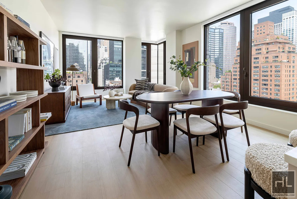 East 50 Street - Photo 5