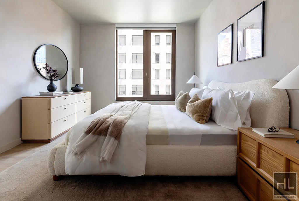 East 50 Street - Photo 2