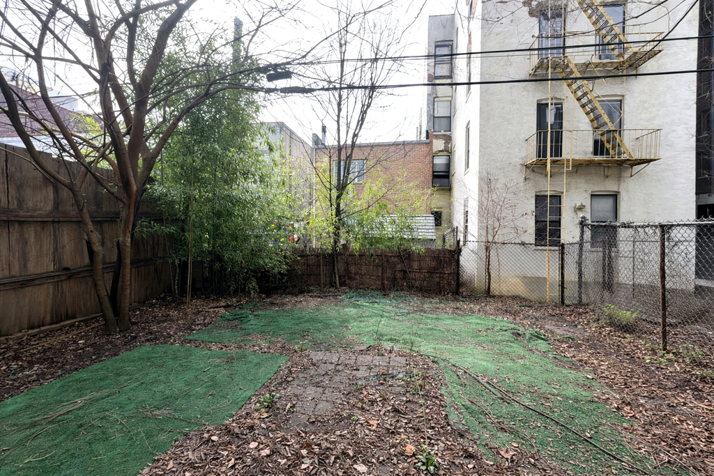 1066 Putnam Avenue - Photo 7