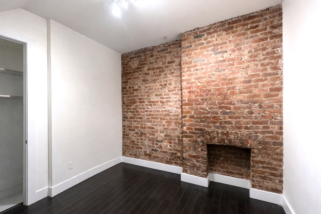 1066 Putnam Avenue - Photo 1