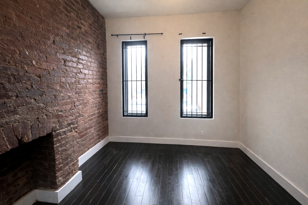 1066 Putnam Avenue - Photo 0